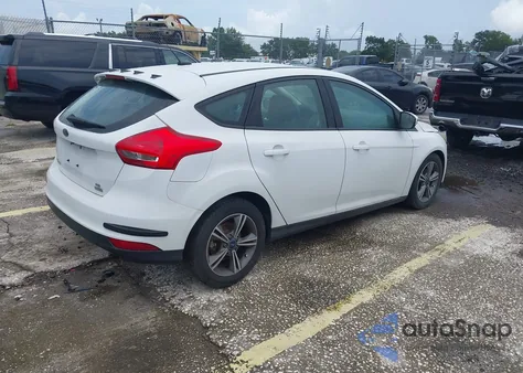 2016 Ford Focus Se z USA, uszkodzony, nr VIN 1FADP3KE2GL323911